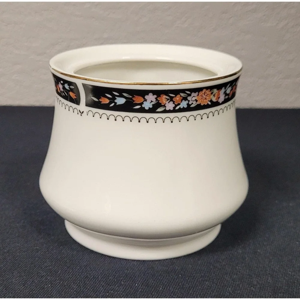 Silverie Fine China (Pattern SIV11) Sugar Bowl & Lid Vintage 1980s